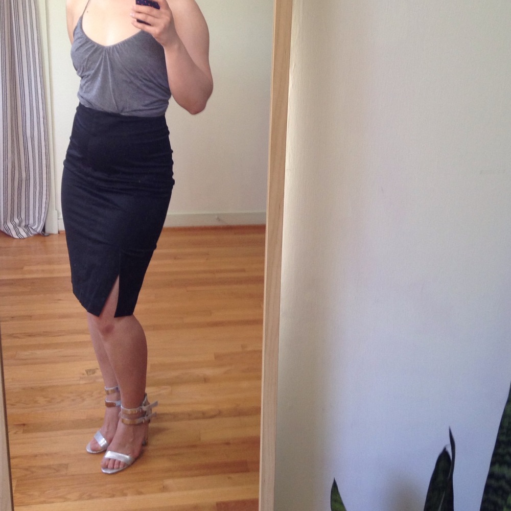 Body by VS Chic black pencil skirt